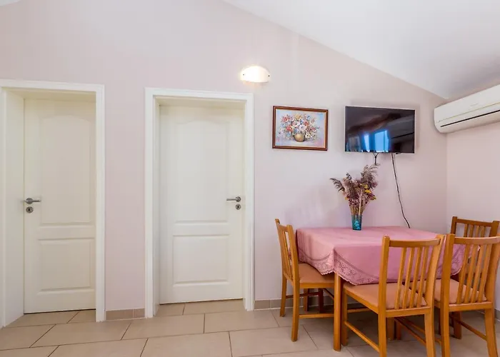 Ana 公寓 克尔克